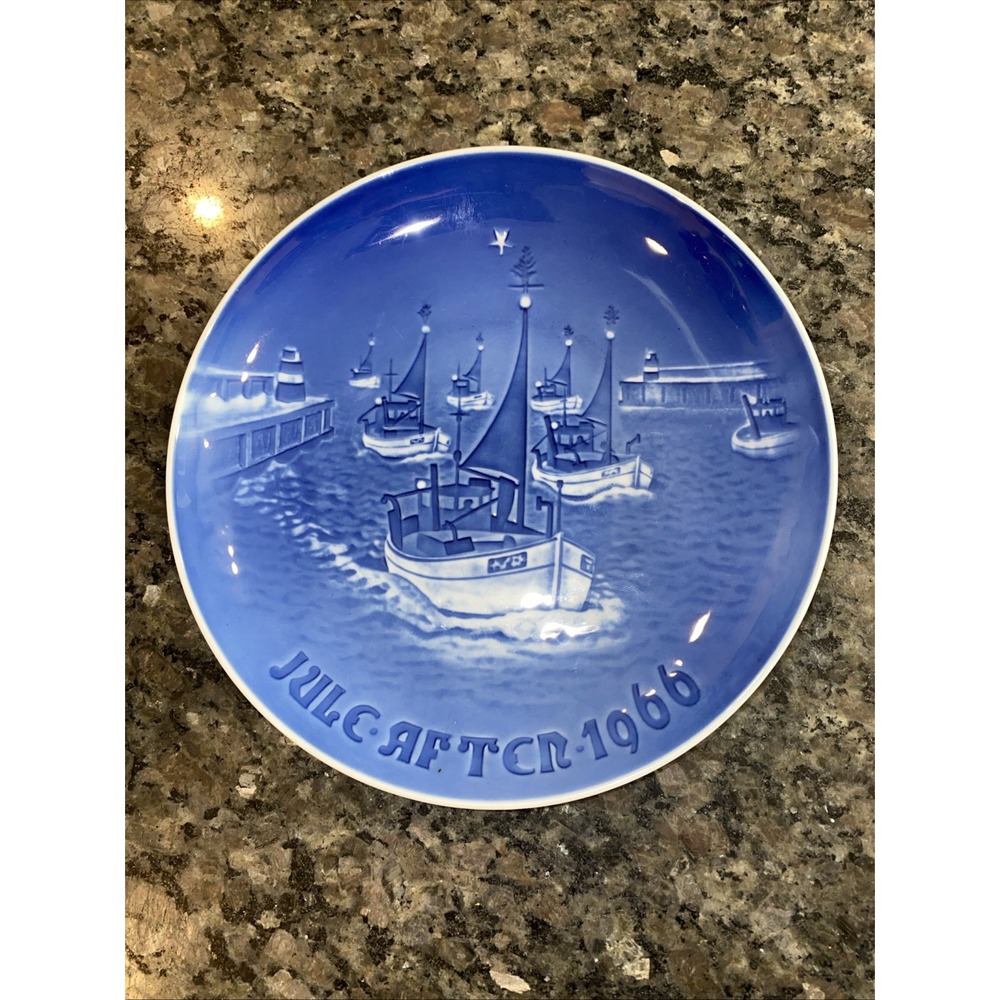 Vintage 1966 Bing & Grondahl Jule Aften Christmas Plate Hjem til Jul Denmark
